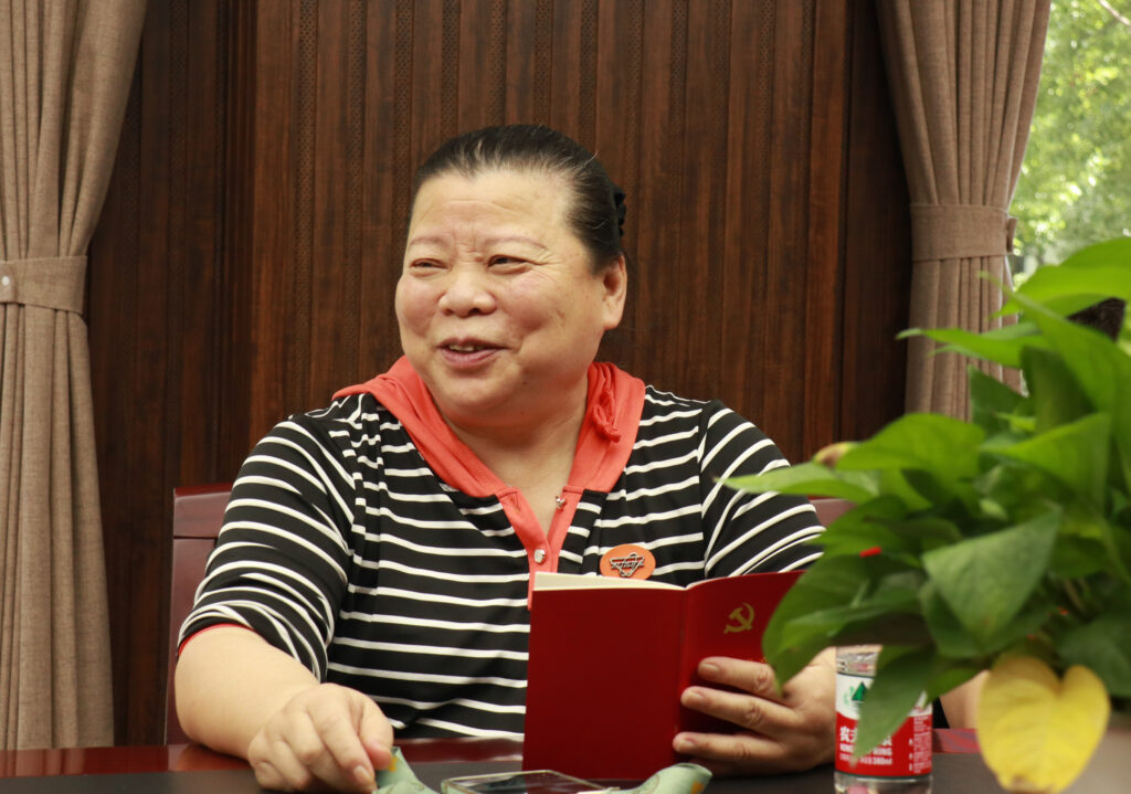 迎七一读经典 联建聚合力 | 科信联合党支部与新晖社区党委共赴红色书香之约