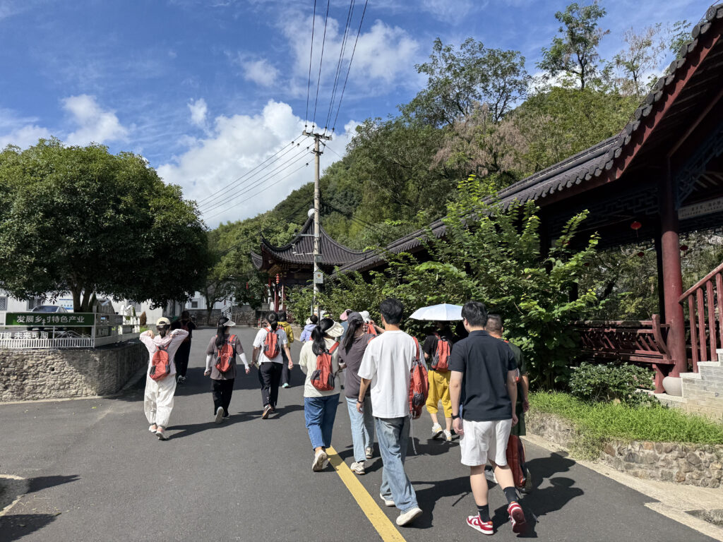 追寻红色印记，汲取奋进力量 —— 科信联合党支部“循迹溯源学思想促践行”主题党日活动圆满举行